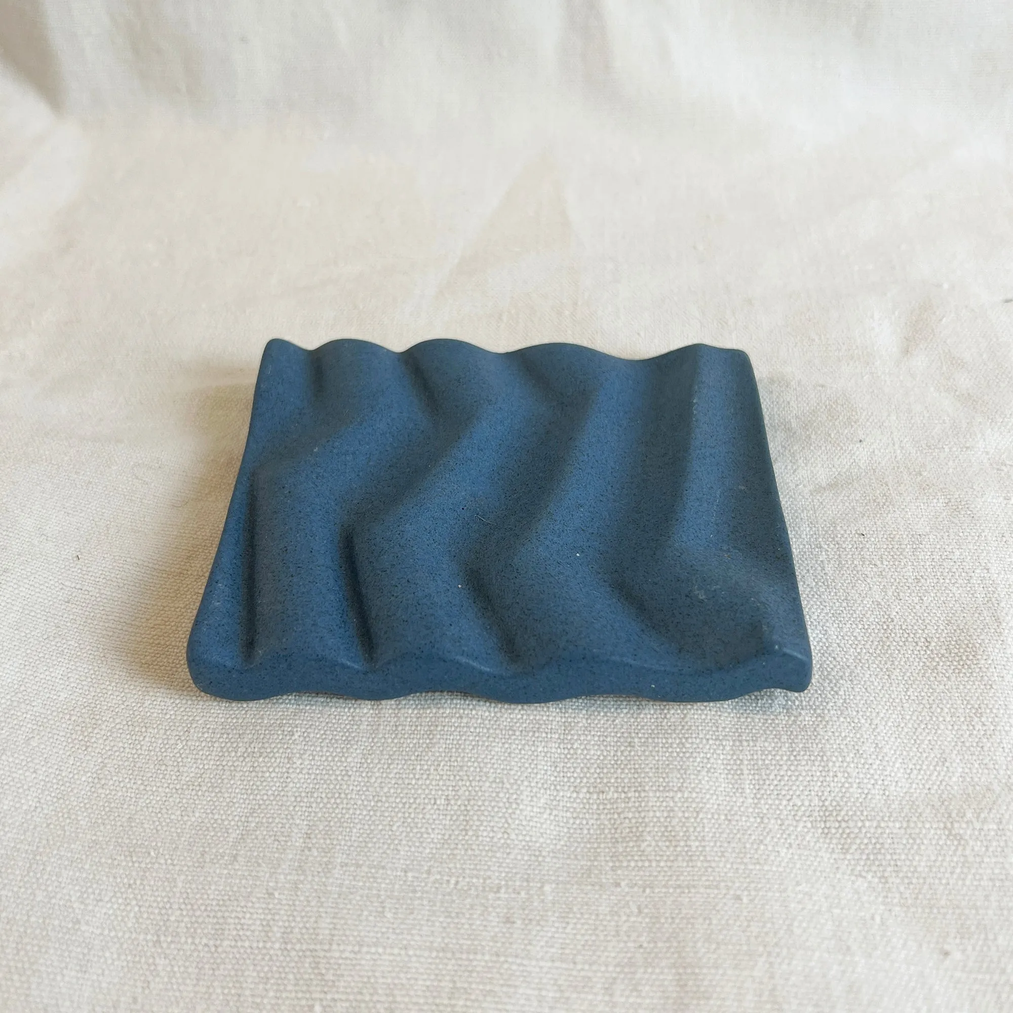 BIMAL Stoneware Ridged Rectangular Soap Dish