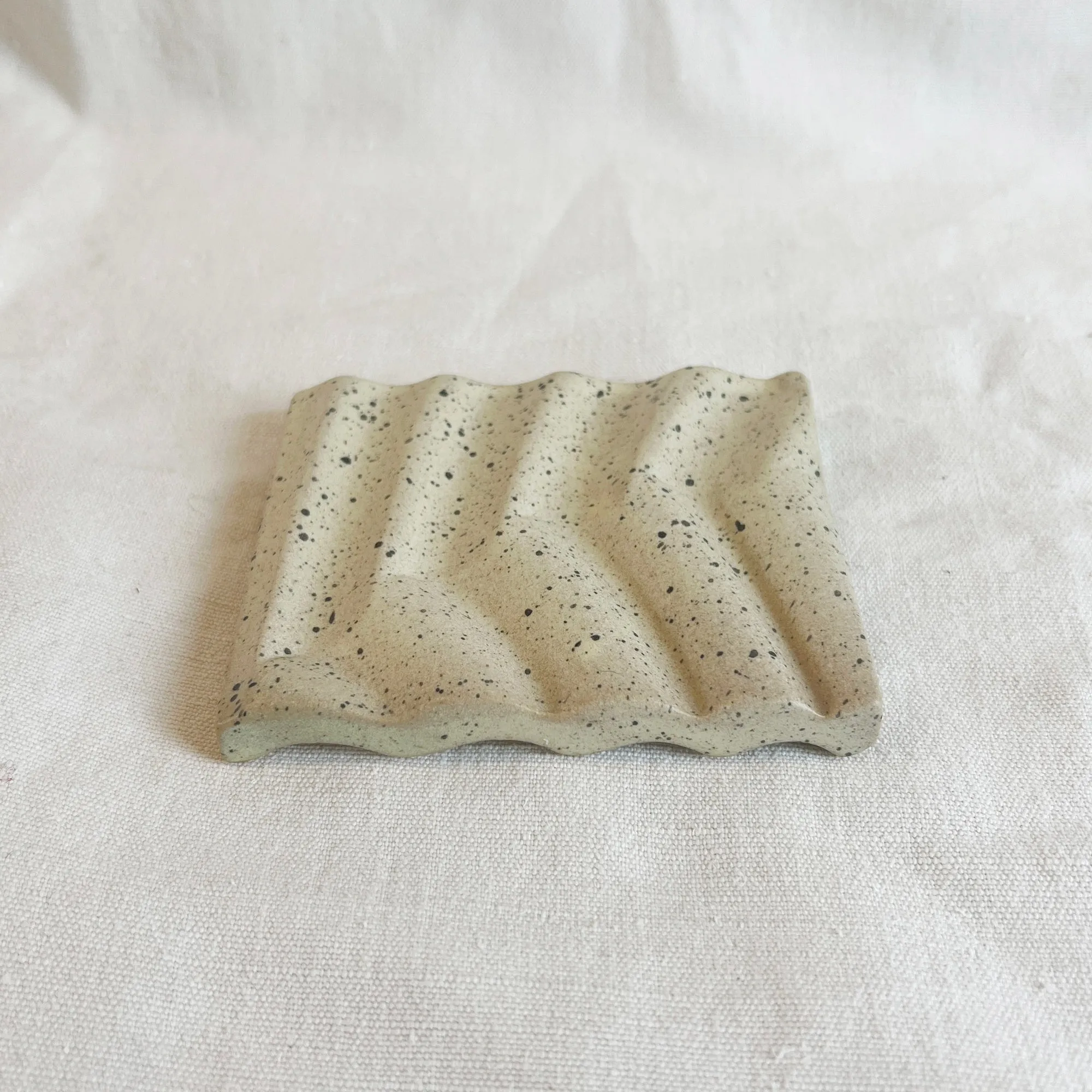 BIMAL Stoneware Ridged Rectangular Soap Dish