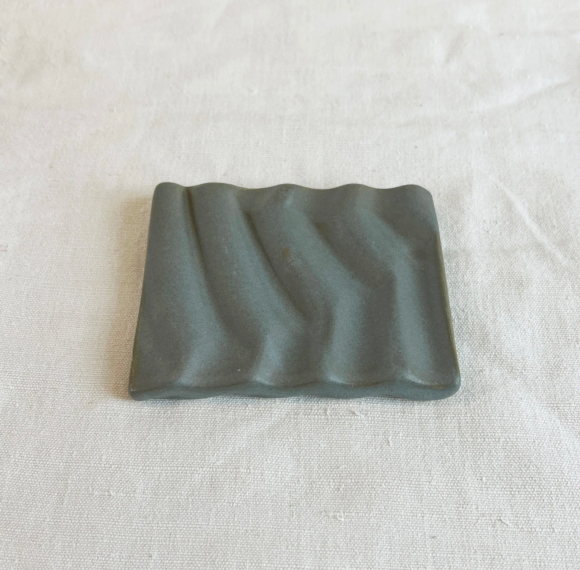 BIMAL Stoneware Ridged Rectangular Soap Dish