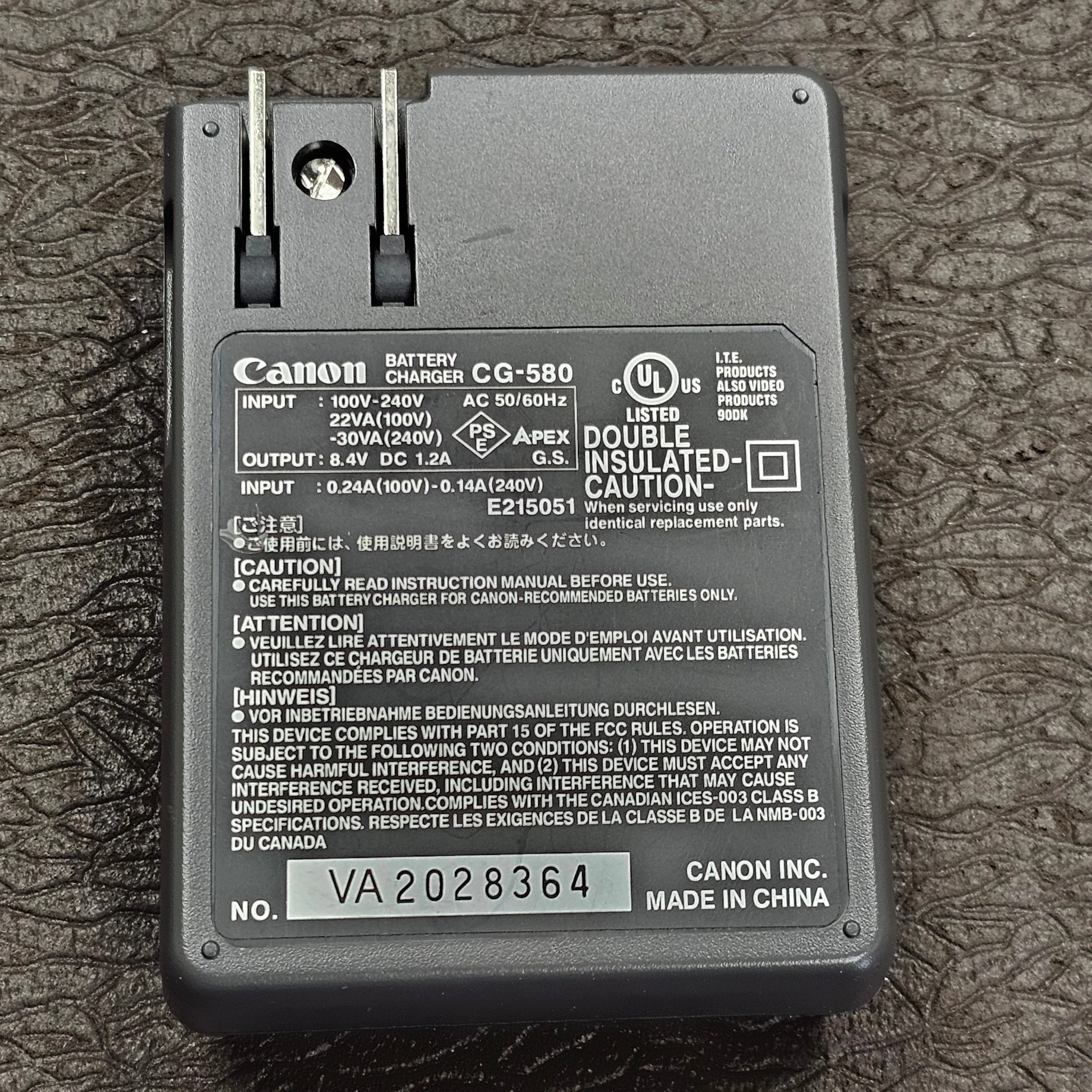 Canon CG-580 Battery Charger S# VA 2028364