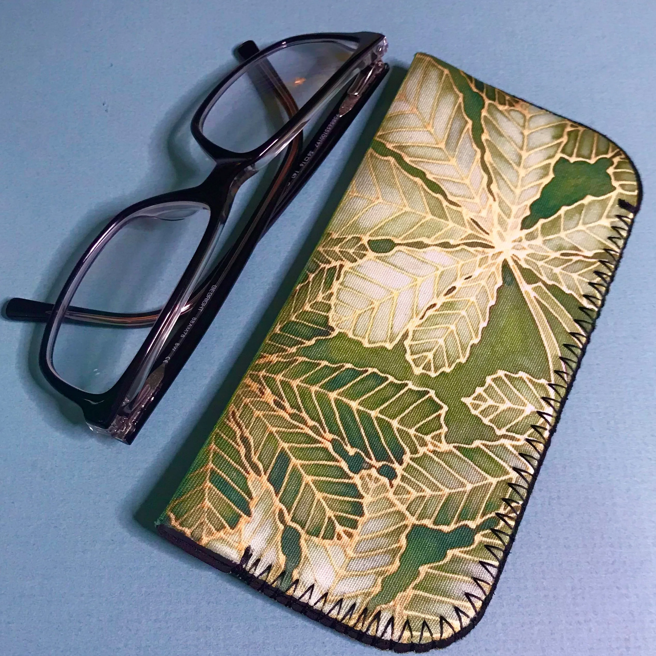 Green Leaf Padded glasses cover - Horse Chestnut Leaves reading or large glasses cover