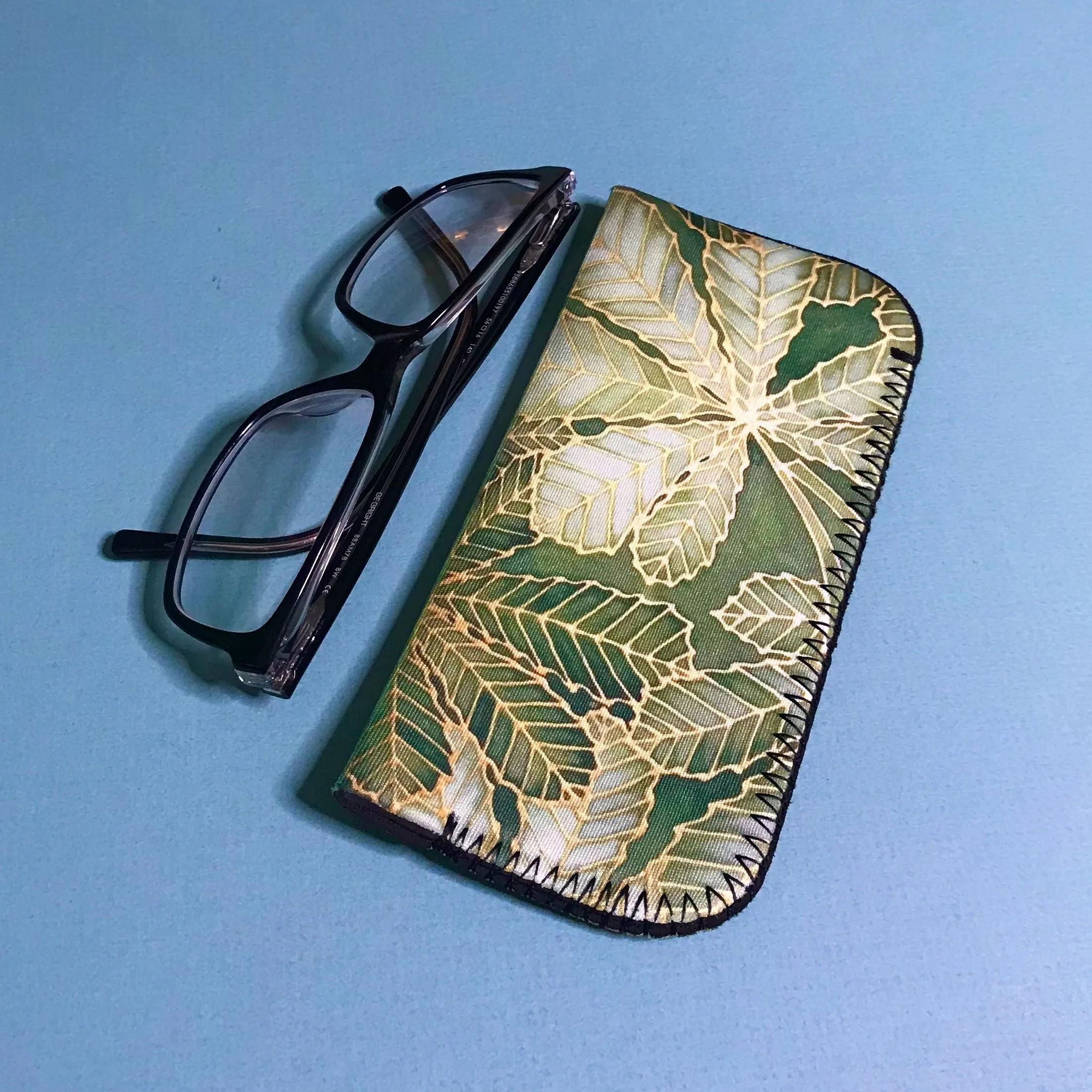 Green Leaf Padded glasses cover - Horse Chestnut Leaves reading or large glasses cover