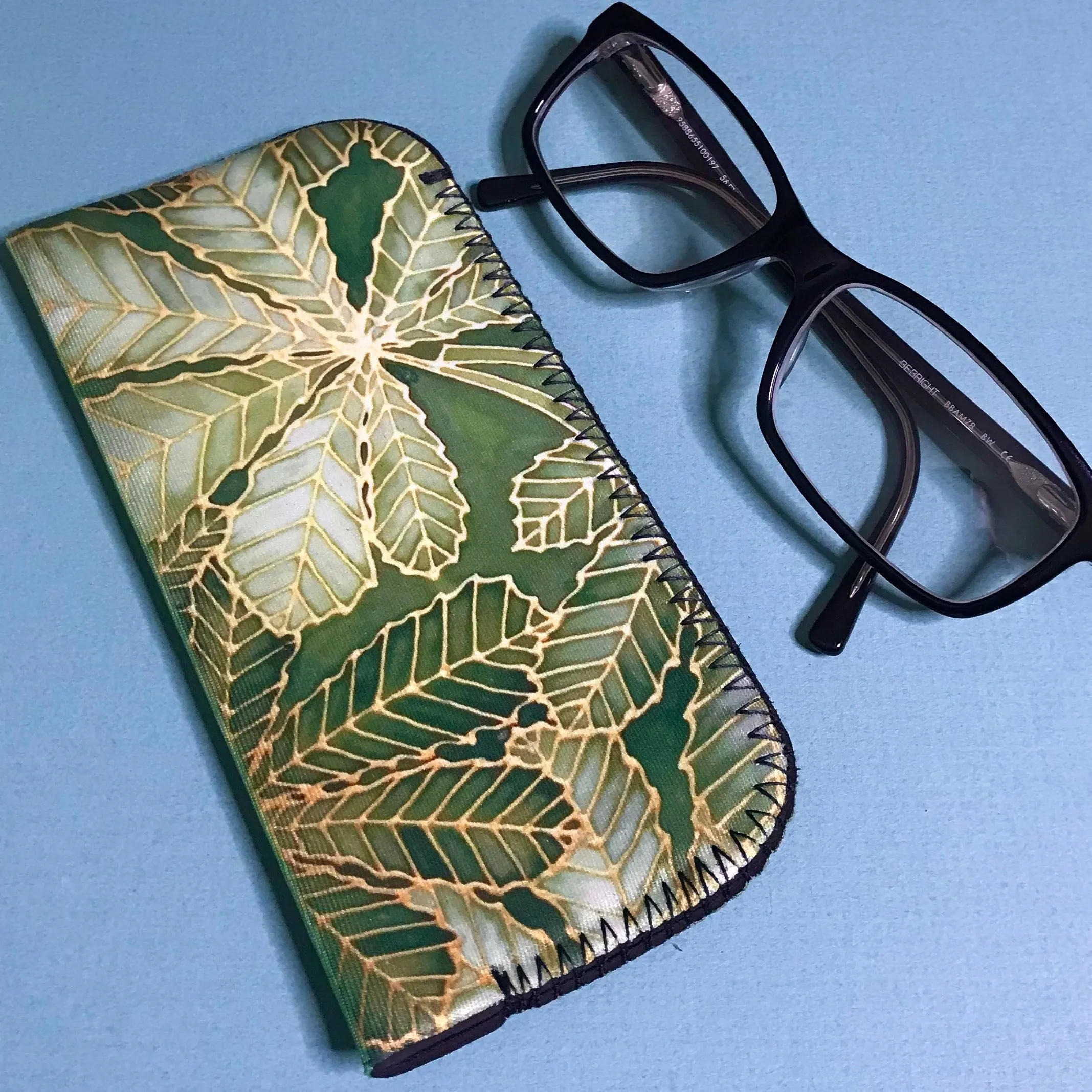 Green Leaf Padded glasses cover - Horse Chestnut Leaves reading or large glasses cover